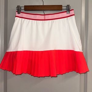PRINCE WOMEN'S PLEATED LOGO TENNIS SKORT - WHITE & RED NEON // SMALL